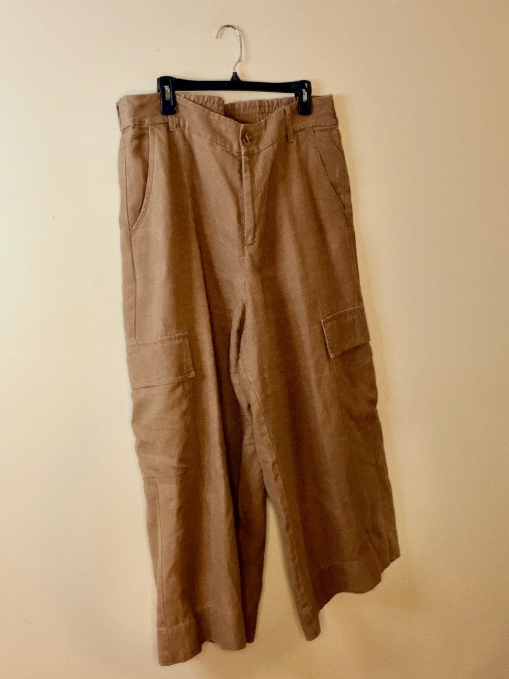 Chico's Wide-Leg Cargo Pants in Tan